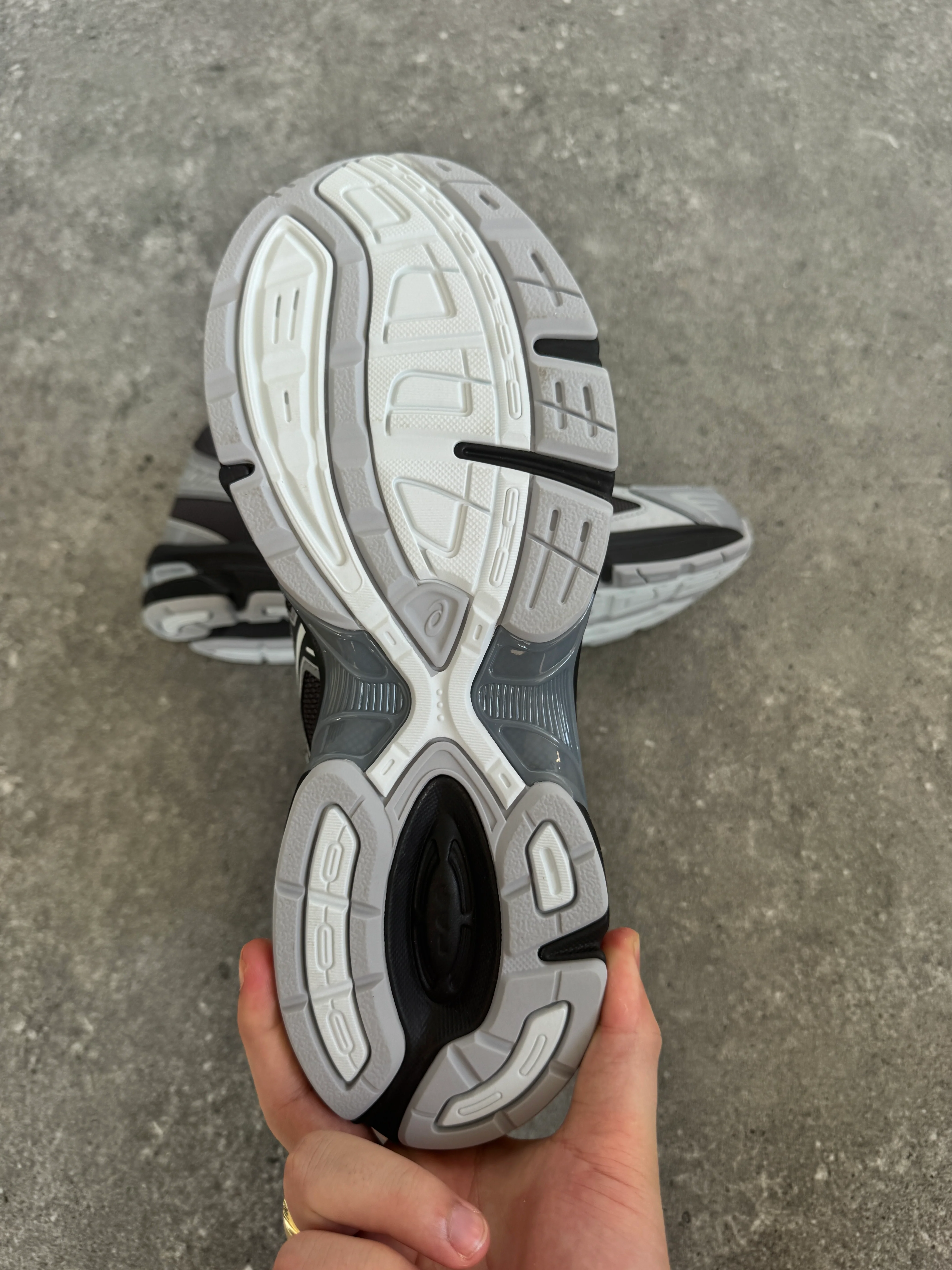 ASICS GEL-1130 Graphite Grey Gravel - Image 6